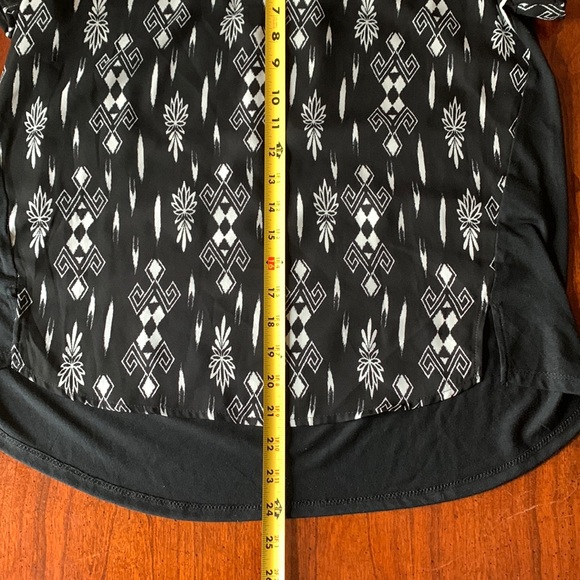 Women’s Xhilaration top - Medium - Picture 9 of 9